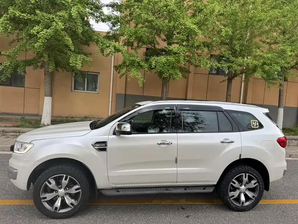 2016 Ford Everest 2.0T Gasoline Automatic 4WD Flagship Edition — миниатюра 2