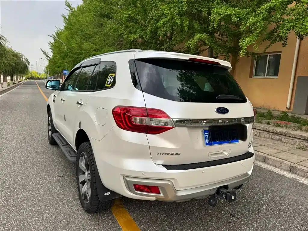 2016 Ford Everest 2.0T Gasoline Automatic 4WD Flagship Edition — миниатюра 3