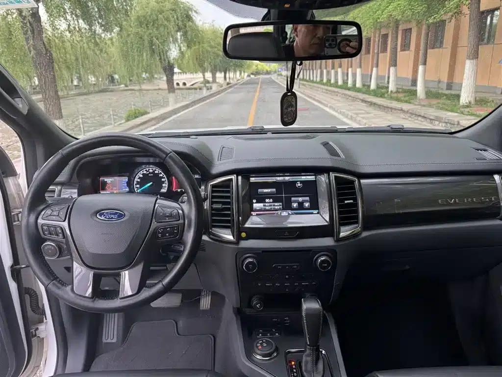 2016 Ford Everest 2.0T Gasoline Automatic 4WD Flagship Edition — миниатюра 7