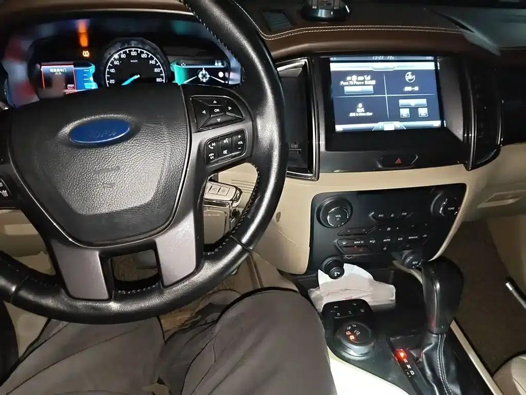 2016 Ford Everest 2.0T Gasoline Automatic 4WD Flagship Edition — миниатюра 13