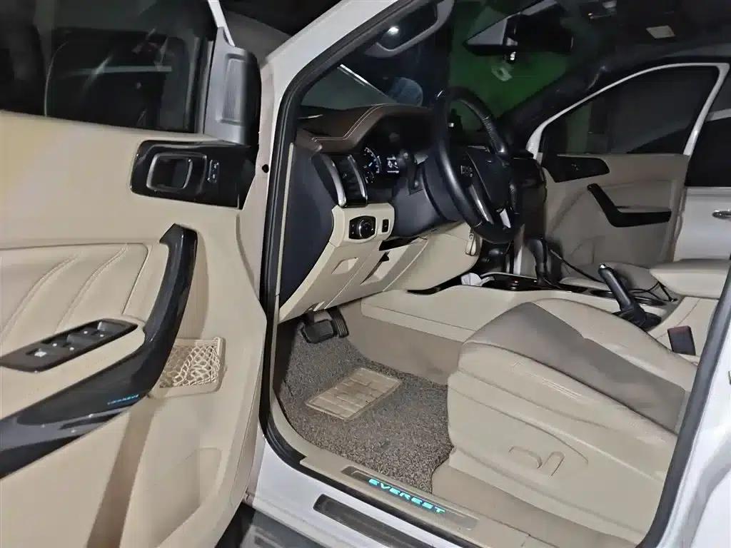2016 Ford Everest 2.0T Gasoline Automatic 4WD Flagship Edition — миниатюра 14