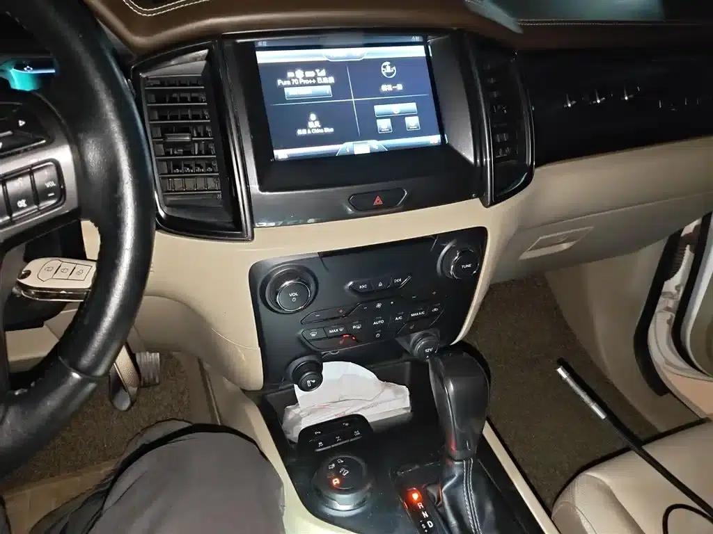 2016 Ford Everest 2.0T Gasoline Automatic 4WD Flagship Edition — миниатюра 6