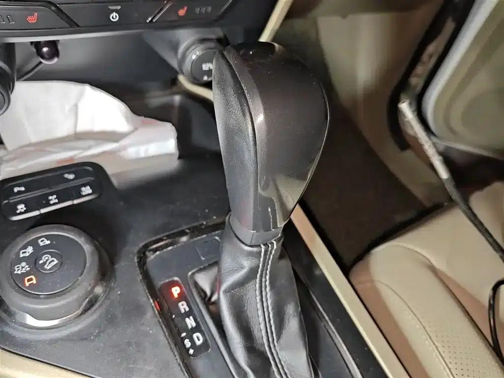 2016 Ford Everest 2.0T Gasoline Automatic 4WD Flagship Edition — миниатюра 7