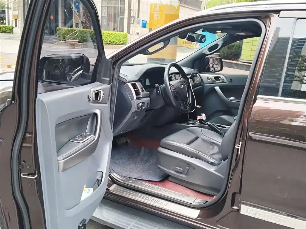 2017 Ford Everest 2.0T Gasoline Automatic 4WD Luxury 7-Seater — миниатюра 14