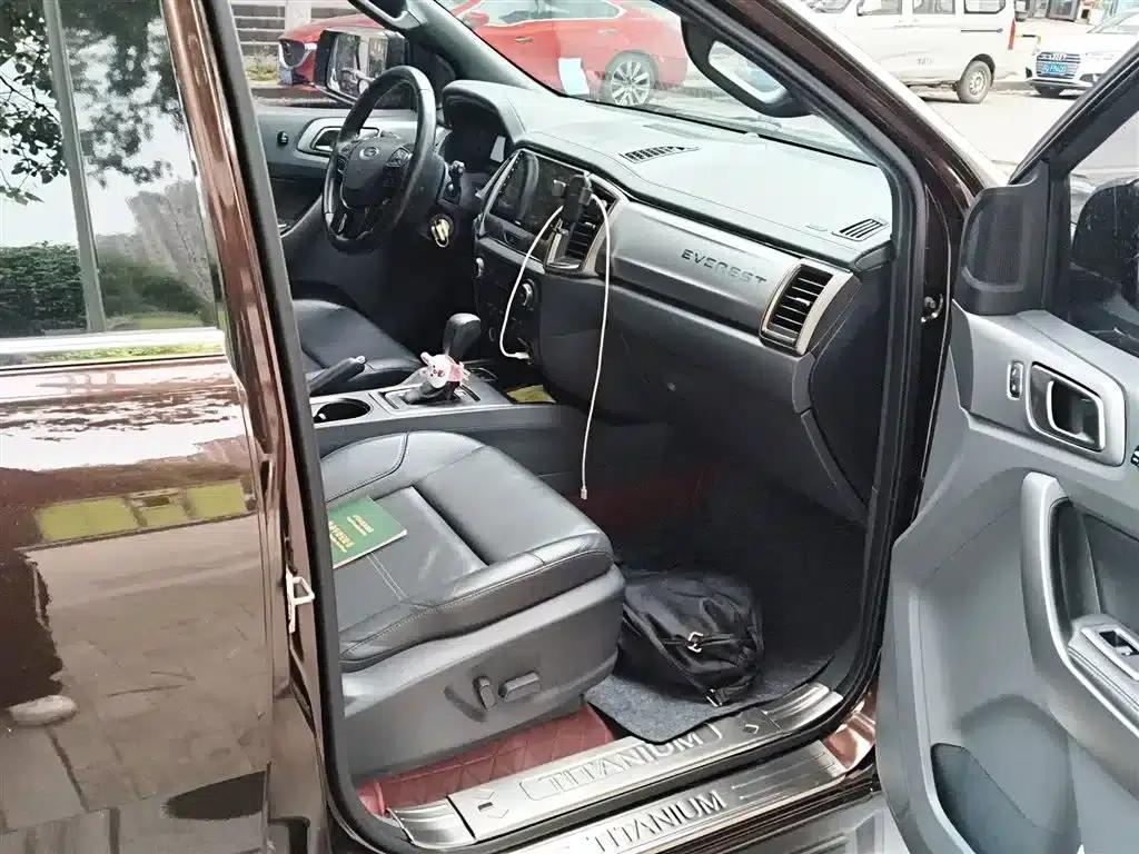 2017 Ford Everest 2.0T Gasoline Automatic 4WD Luxury 7-Seater — миниатюра 20