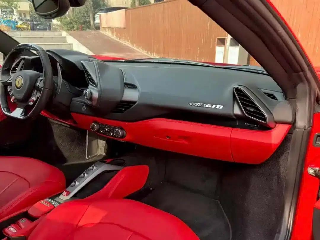 2015 Ferrari 488 GTB — миниатюра 4