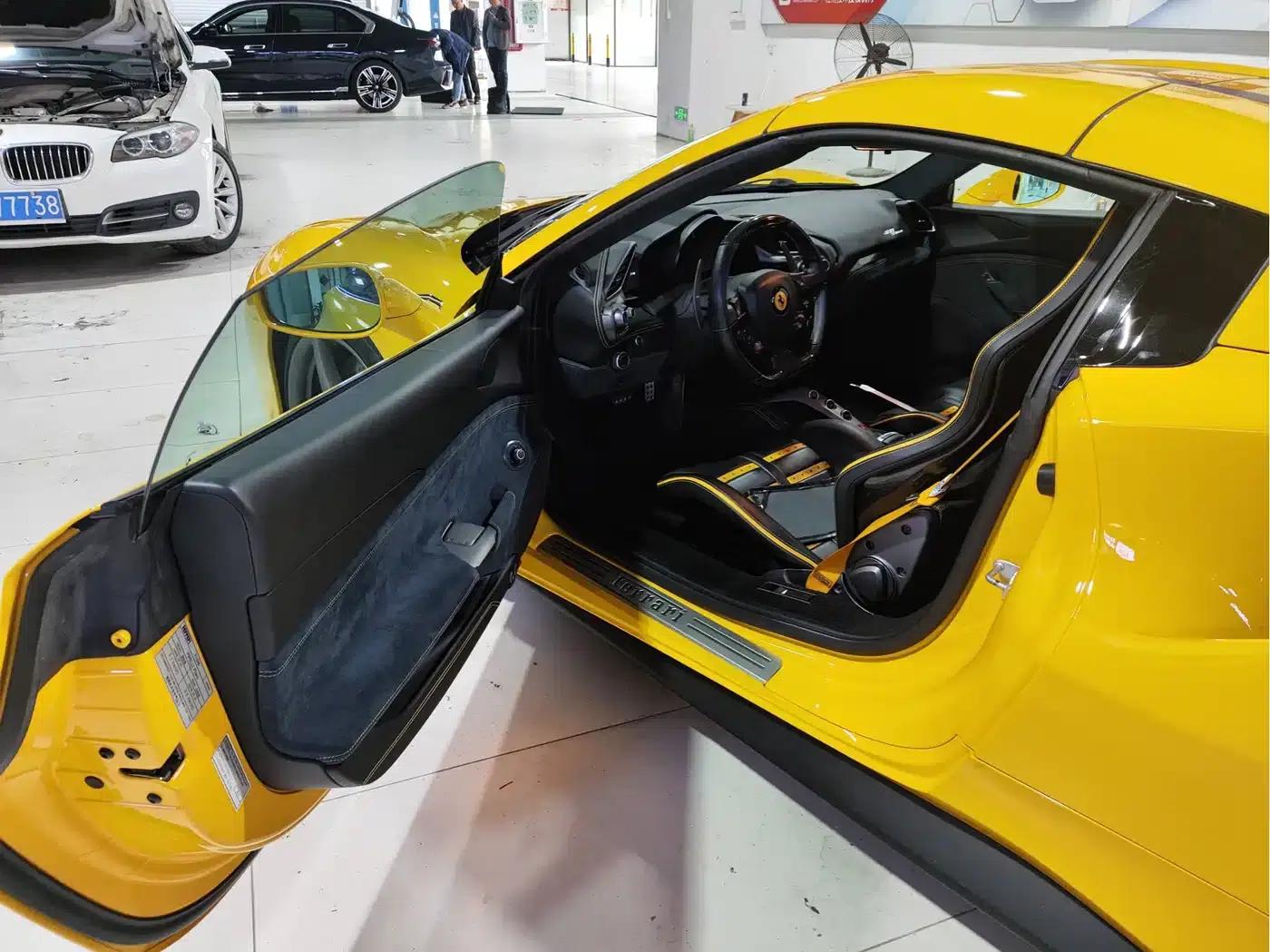 2015 Ferrari 488 GTB — миниатюра 3