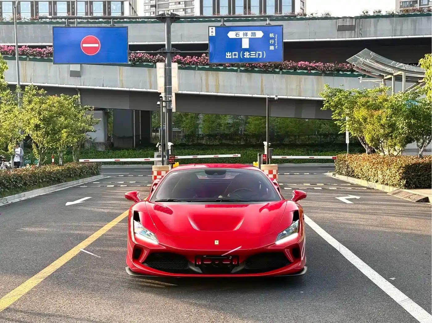 Ferrari F8 2019 Tributo 3.9T V8 — миниатюра 1