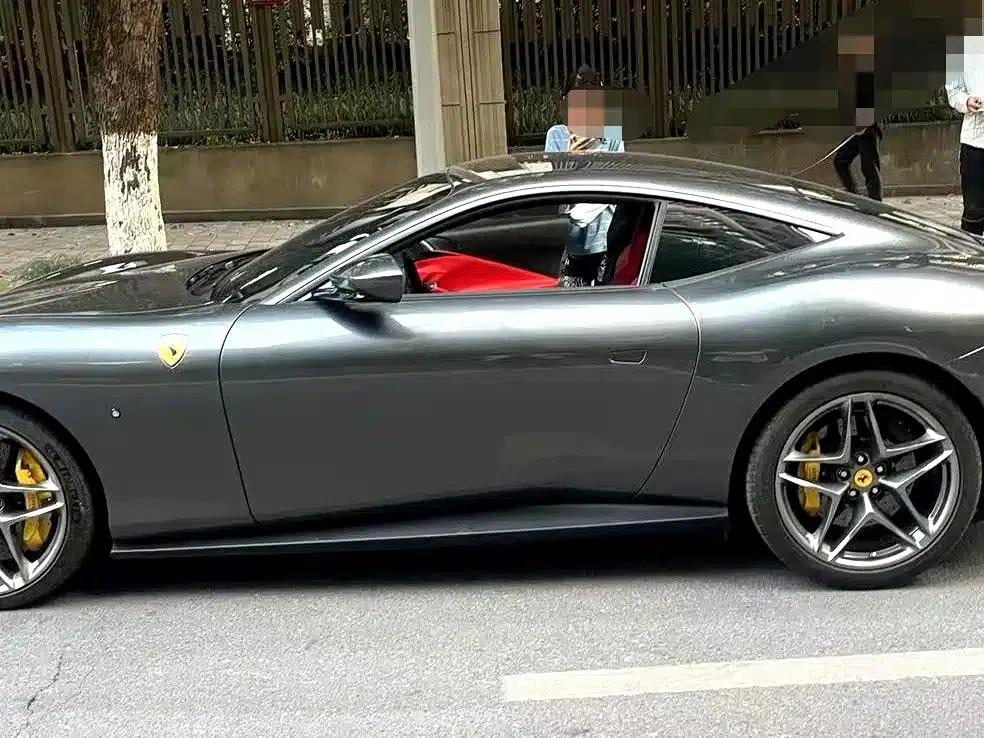 Roma 2020 3.9T V8 — миниатюра 3