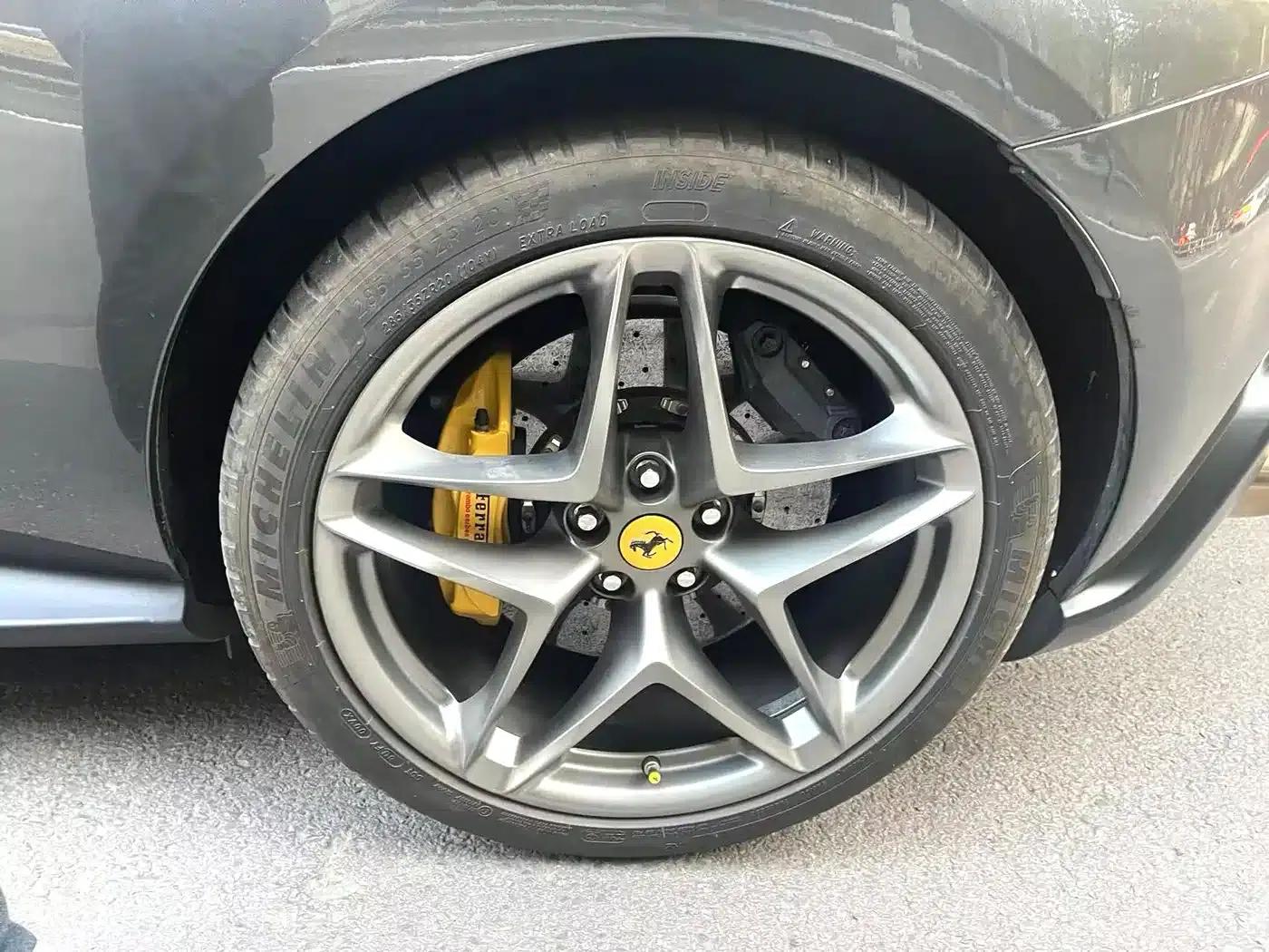 Roma 2020 3.9T V8 — миниатюра 5