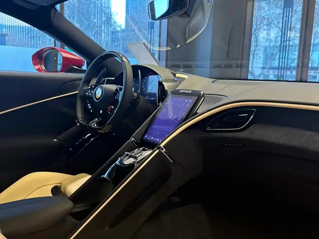 Roma 2020 3.9T V8 — миниатюра 6