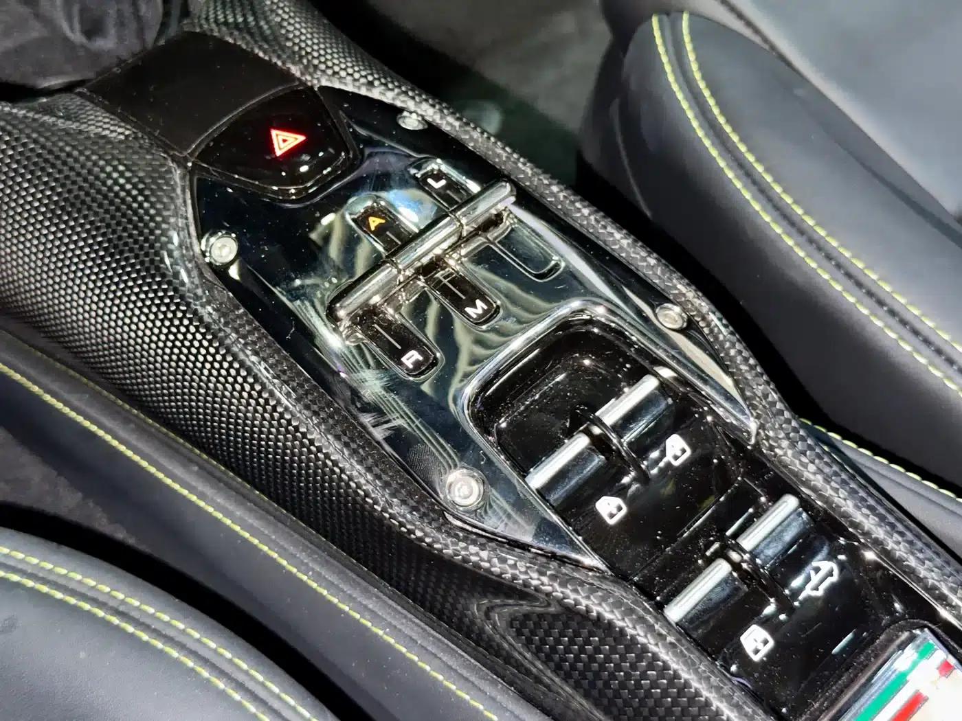 SF90 2021 3.9T V8 Spider — миниатюра 15