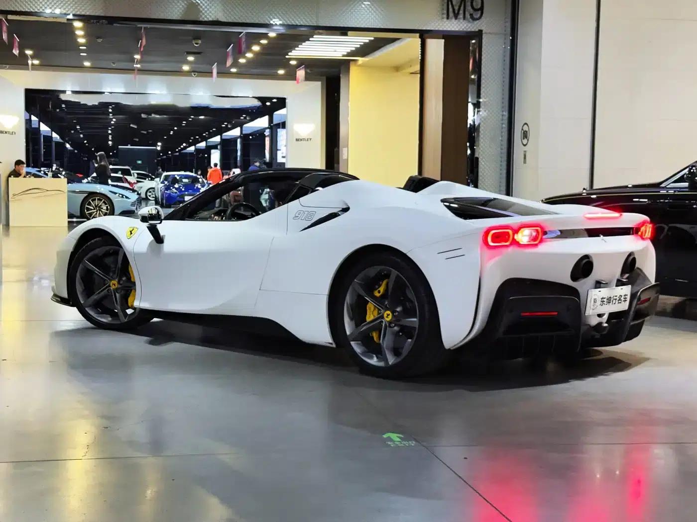 SF90 2021 3.9T V8 Spider — миниатюра 5
