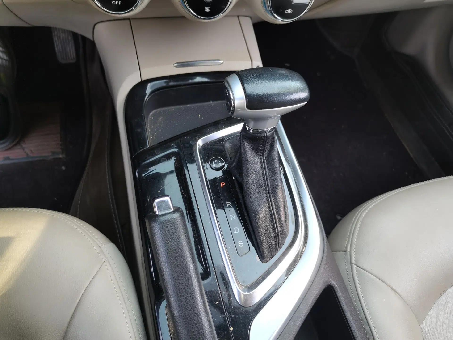 GAC Trumpchi GA6 2015 1.8T DCT Comfort Model — миниатюра 15