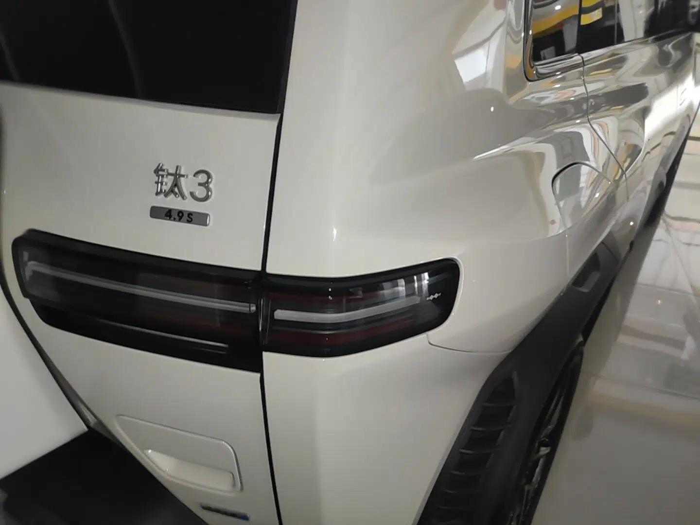Formula Leopard Titanium 3 2025 501 km All-Wheel Drive Intelligent Driving Max Edition — миниатюра 8