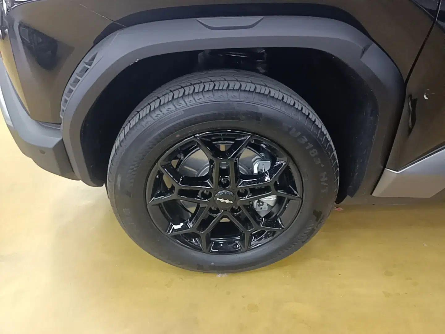 Formula Leopard Titanium 3 2026 620KM rear-wheel-drive flash-charging version — миниатюра 8