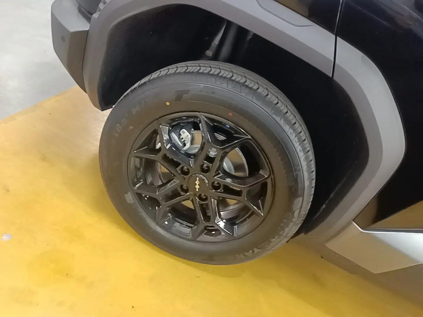 Formula Leopard Titanium 3 2026 620KM rear-wheel-drive flash-charging version — миниатюра 10