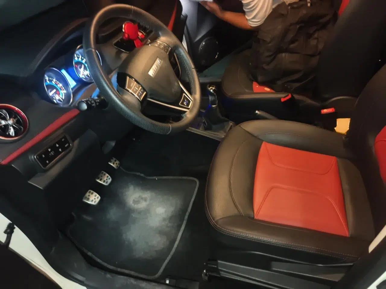 Haval H1 2016 Revised Version Blue Badge 1.5L Manual Comfort Edition — миниатюра 16