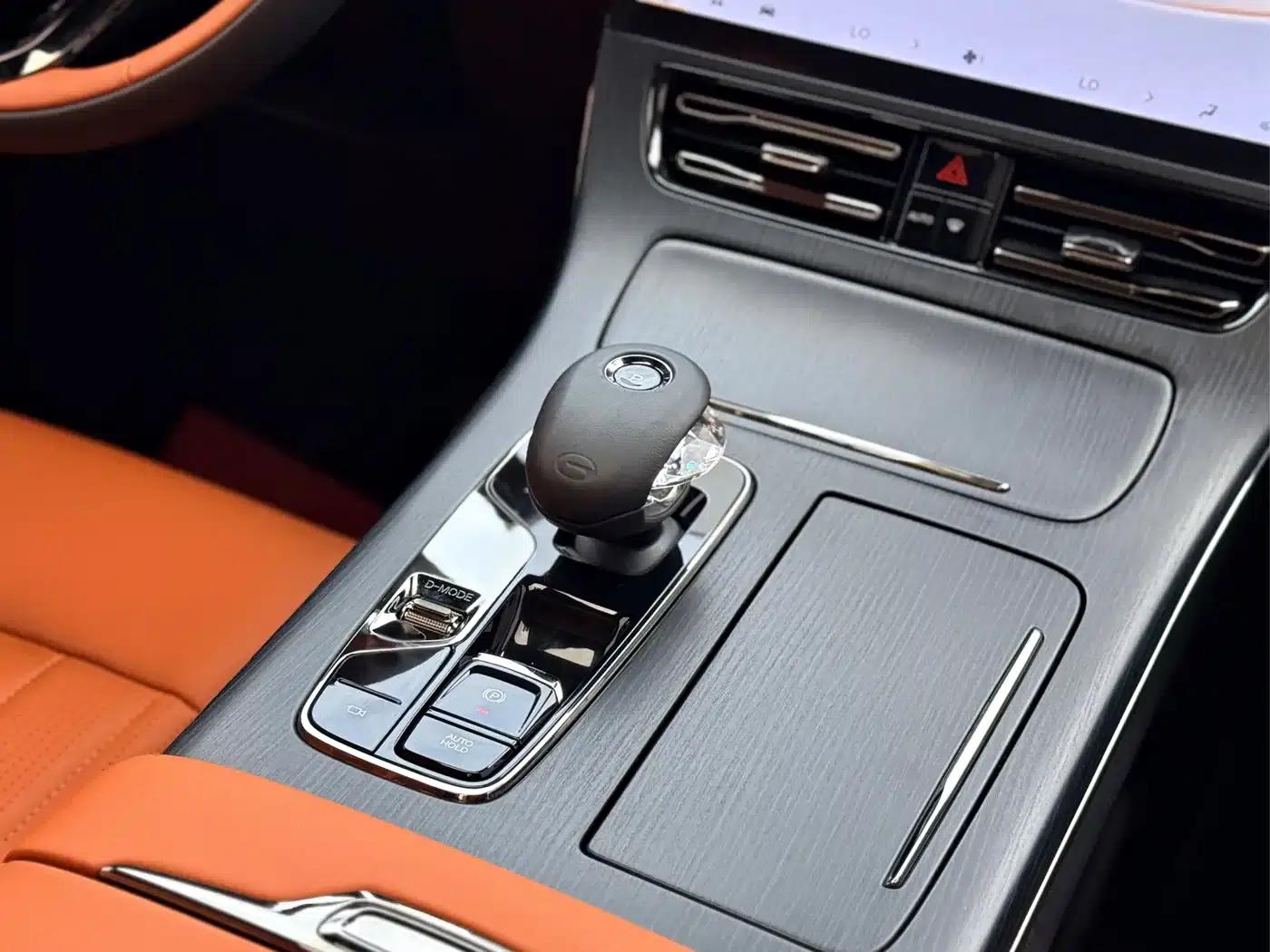 Trumpchi E9 2025 Model: E9 Super Fast Charging Premium — миниатюра 18