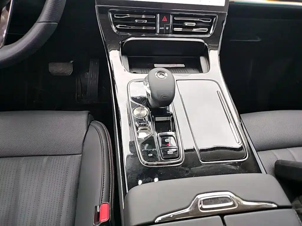 Trumpchi E9 2023 E9 MAX — миниатюра 14