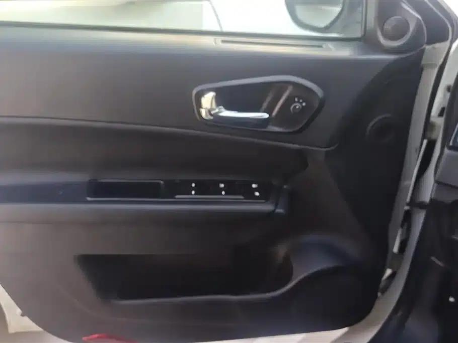 Trumpchi GS5 2014 2.0L Automatic 2WD Premium Edition — миниатюра 7