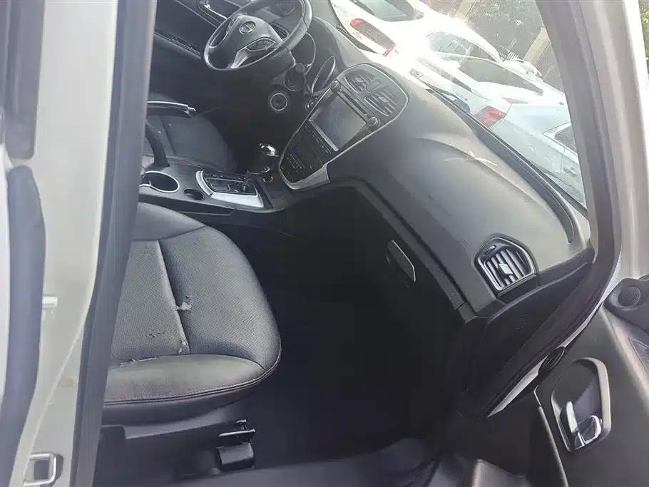 Trumpchi GS5 2014 2.0L Automatic 2WD Premium Edition — миниатюра 8