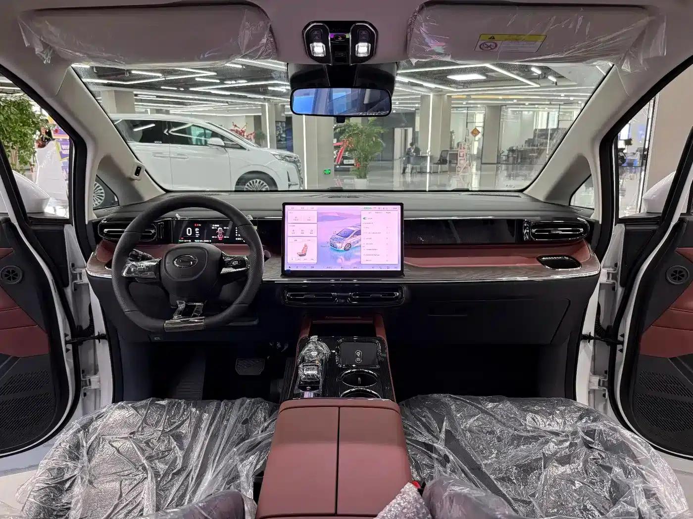 Trumpchi E8 PHEV 2024 Model 150km Dragon Soaring Starry Night+ — миниатюра 15