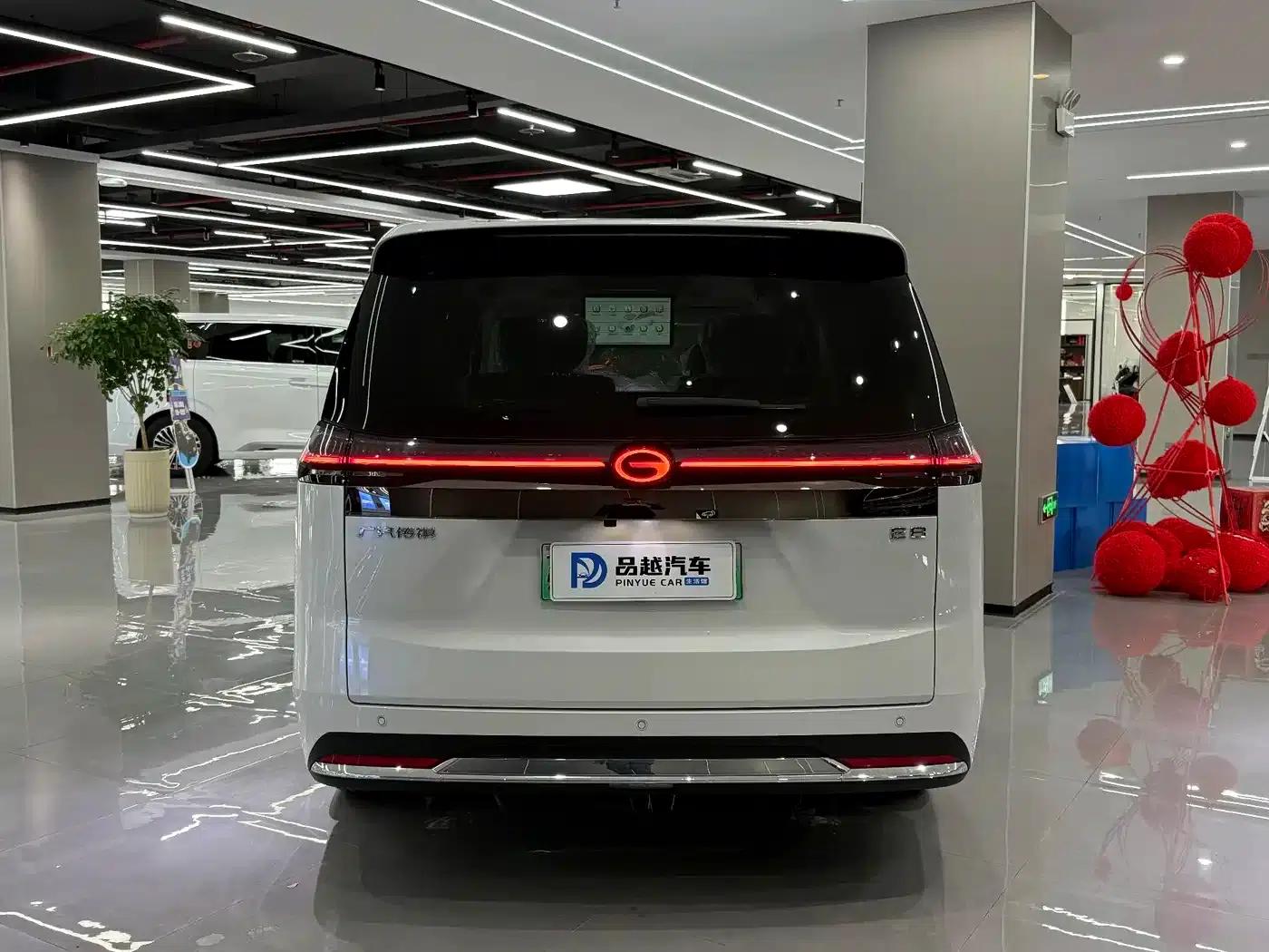 Trumpchi E8 PHEV 2024 Model 150km Dragon Soaring Starry Night+ — миниатюра 3