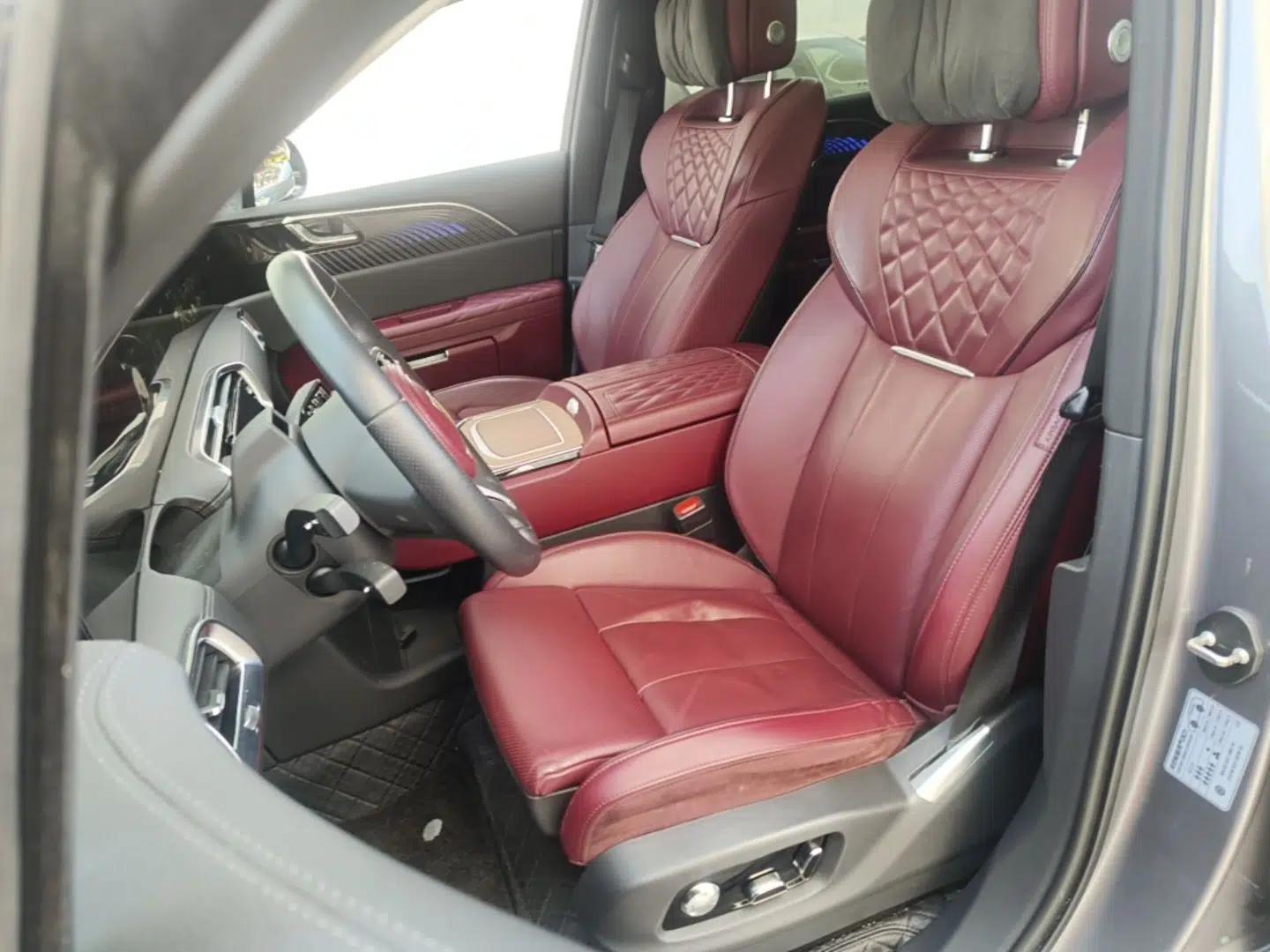 Hongqi E-HS9 2021 510 km Range Flagway Edition Six Seats — миниатюра 18