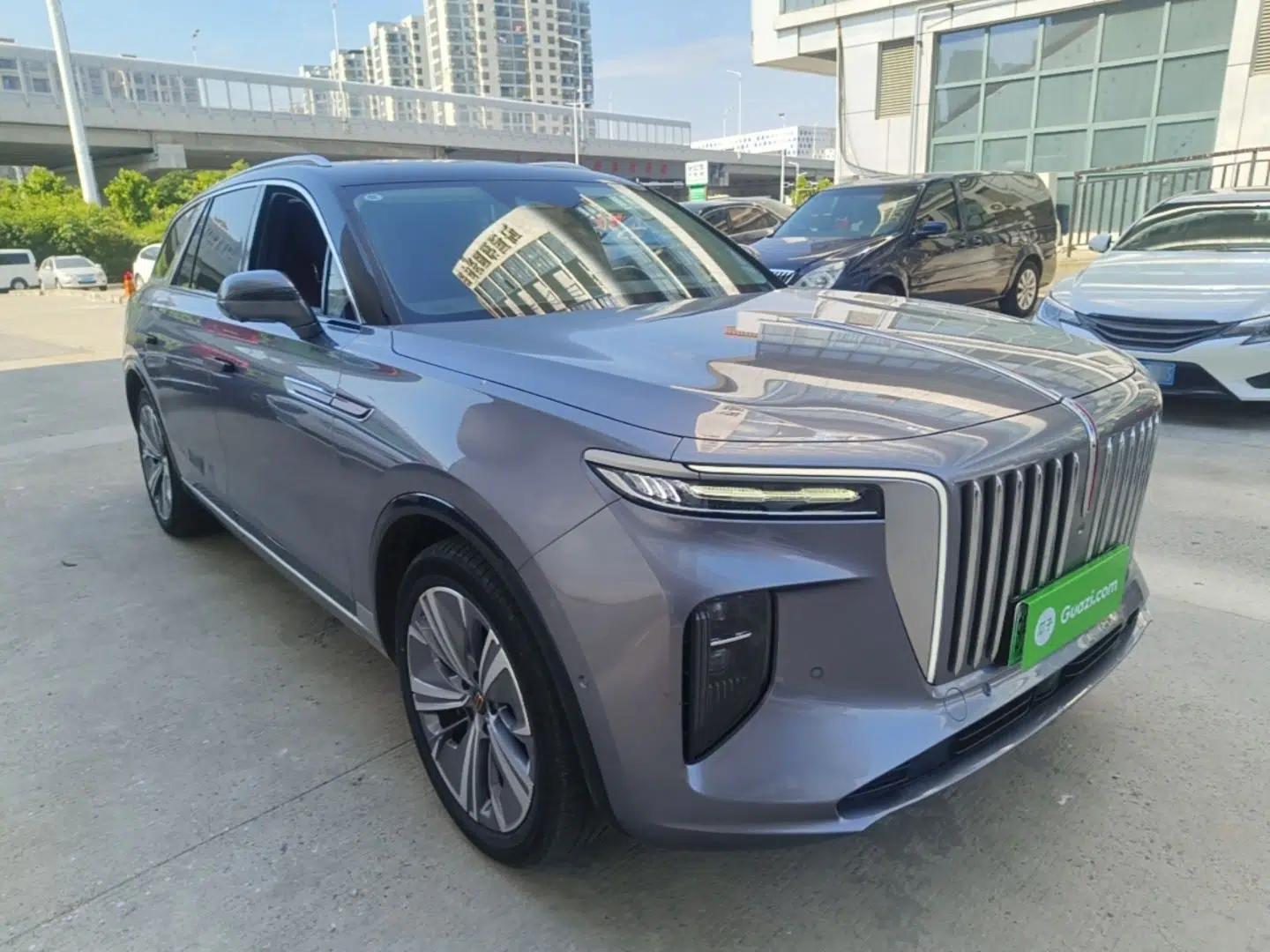 Hongqi E-HS9 2021 510 km Range Flagway Edition Six Seats — миниатюра 3