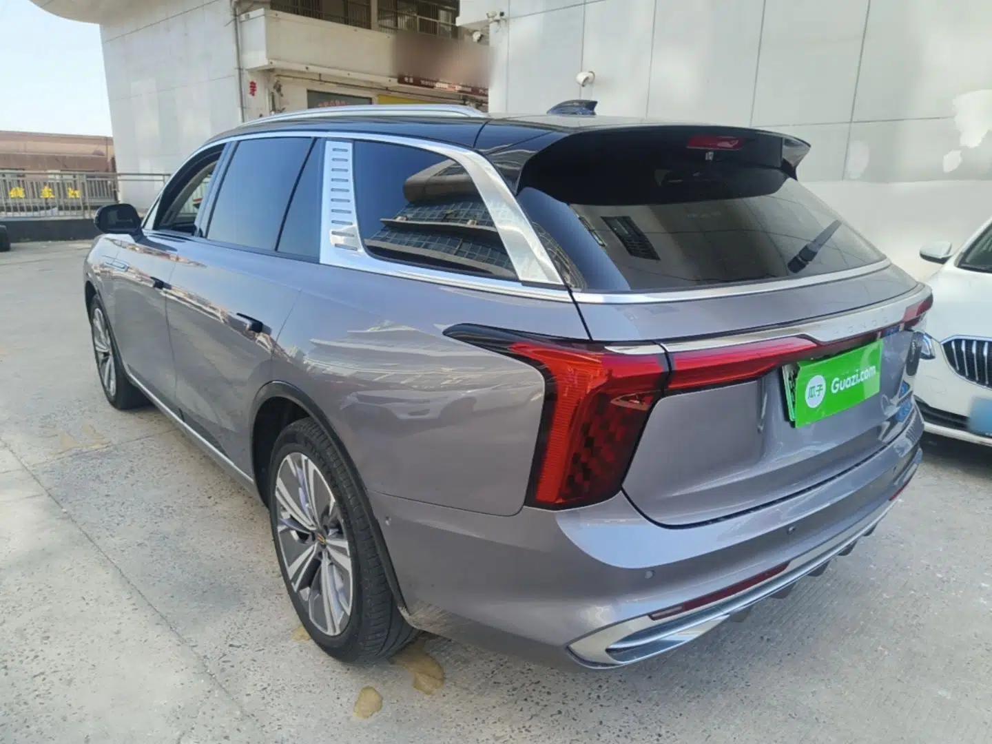 Hongqi E-HS9 2021 510 km Range Flagway Edition Six Seats — миниатюра 4