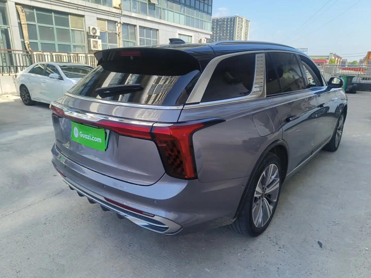 Hongqi E-HS9 2021 510 km Range Flagway Edition Six Seats — миниатюра 6