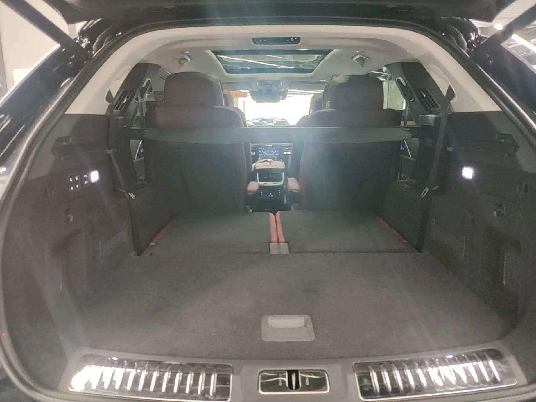 Hongqi E-HS9 2022 660 km Range Flagway Edition Six Seats — миниатюра 21