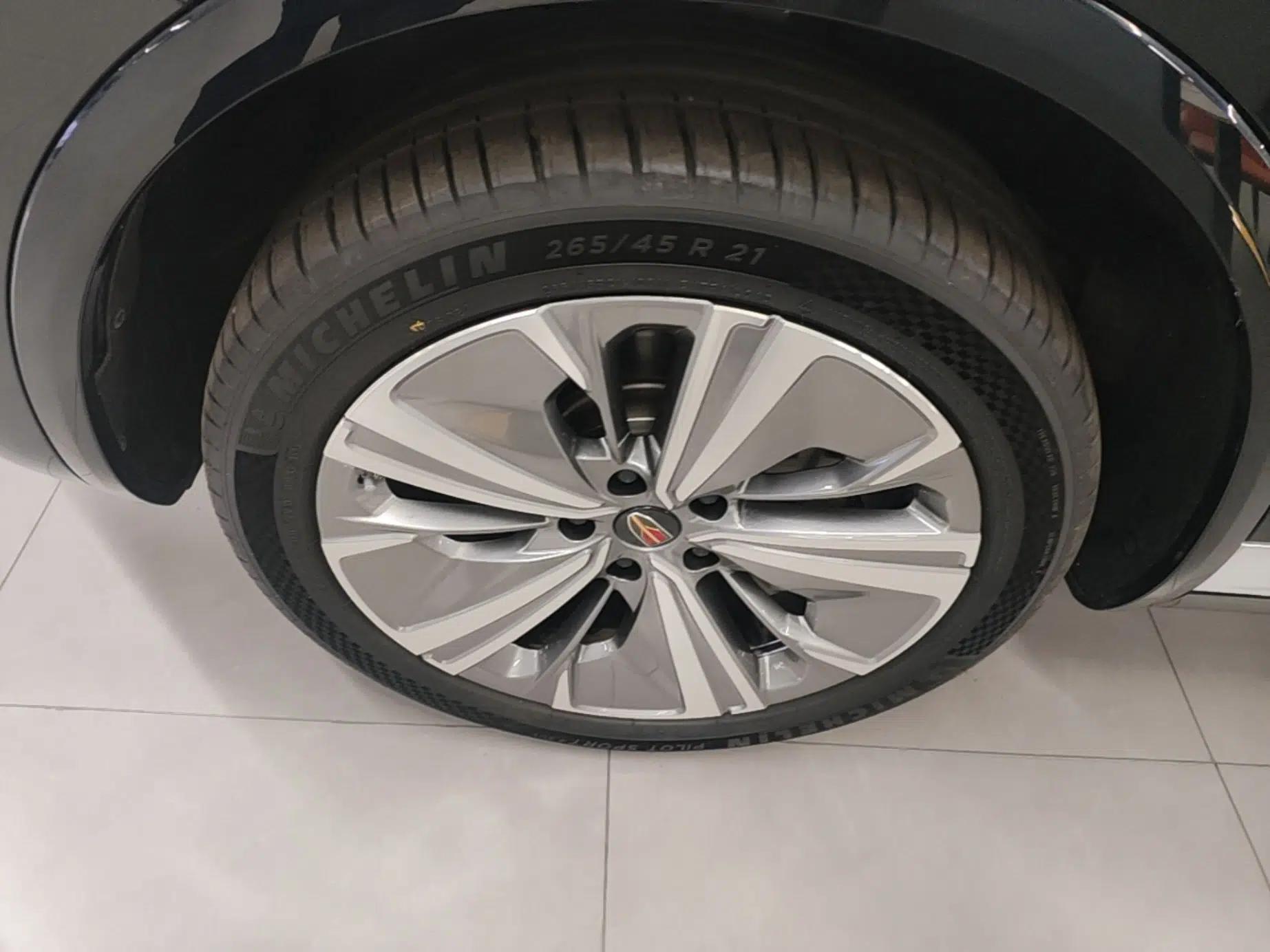 Hongqi E-HS9 2022 660 km Range Flagway Edition Six Seats — миниатюра 9