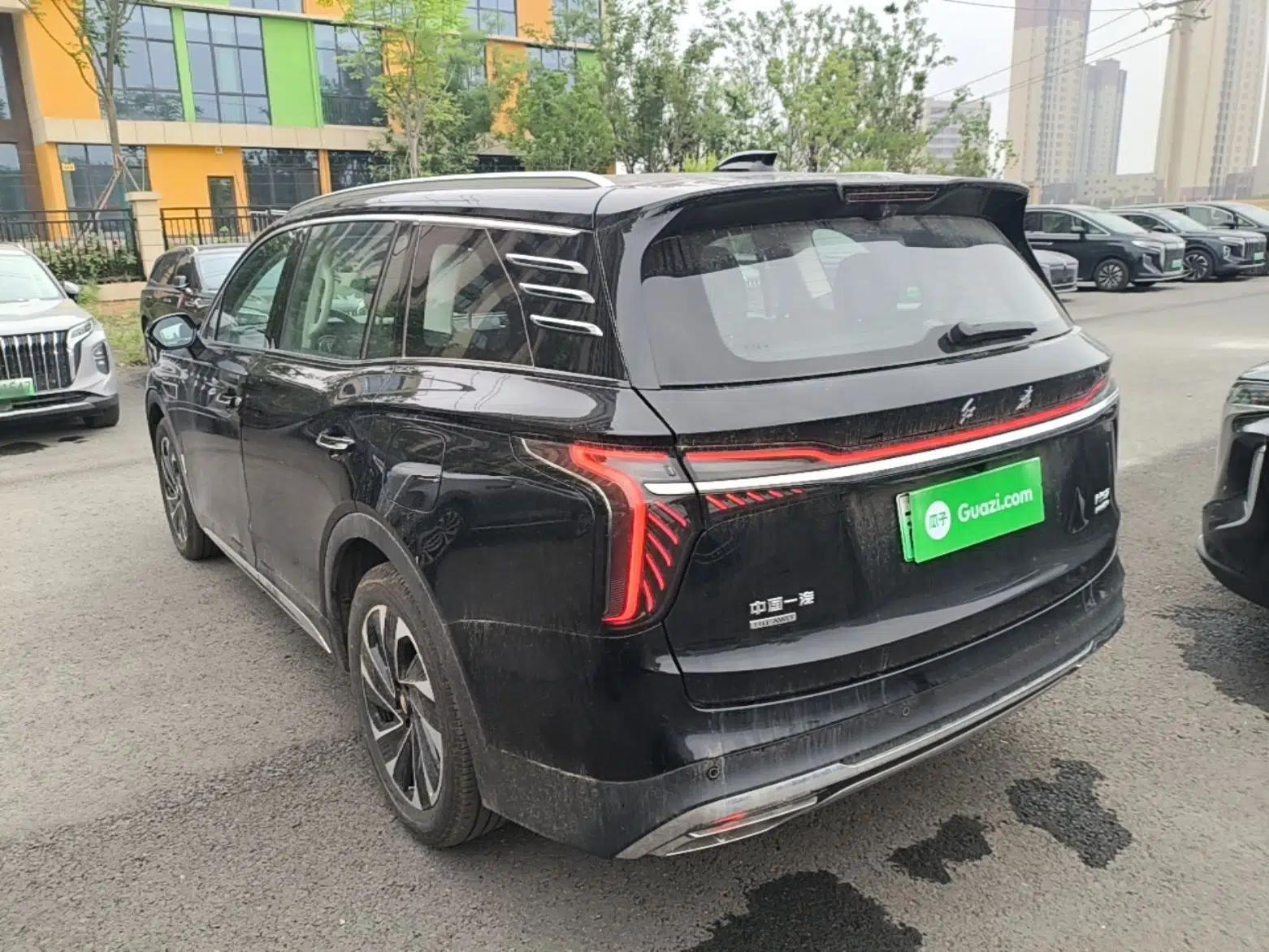 Hongqi HS7 PHEV 2024 2.0T PHEV Four-Wheel Drive Flagship Edition 6 Seats — миниатюра 4
