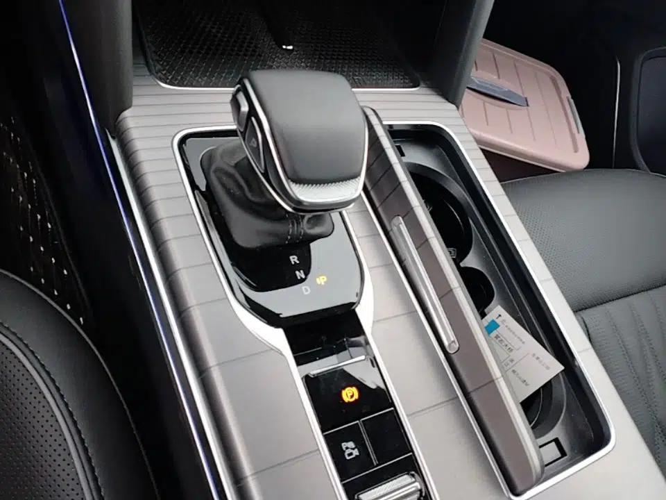 Hongqi HS7 PHEV 2024 2.0T PHEV Four-Wheel Drive Flagship Edition 6 Seats — миниатюра 17