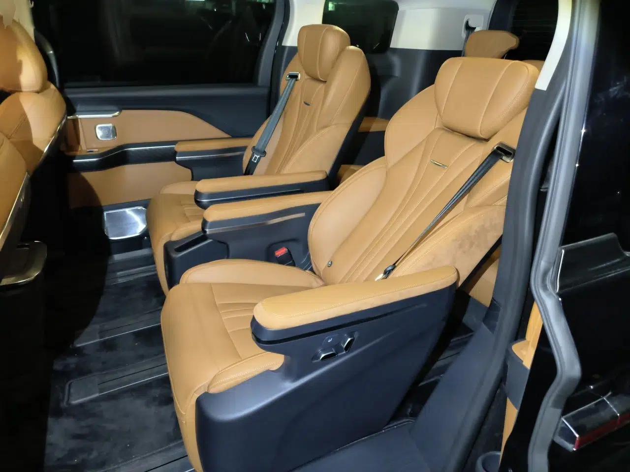 Hongqi HQ9 PHEV 2024 2.0T Four-Wheel Drive Business Edition — миниатюра 18