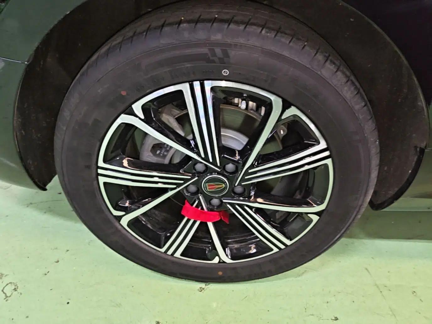 Hongqi H5 PHEV 2025 130 Super Hybrid Version — миниатюра 10