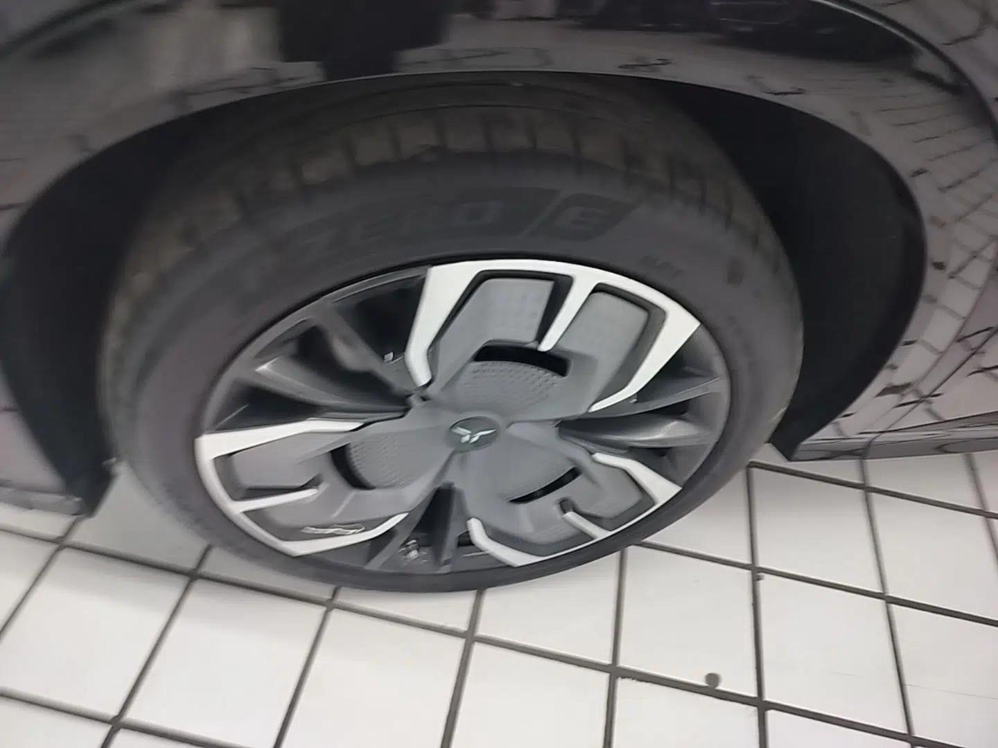Hongqi Tiangong 08 2025 680 Ultra Four-Wheel-Drive Version — миниатюра 8