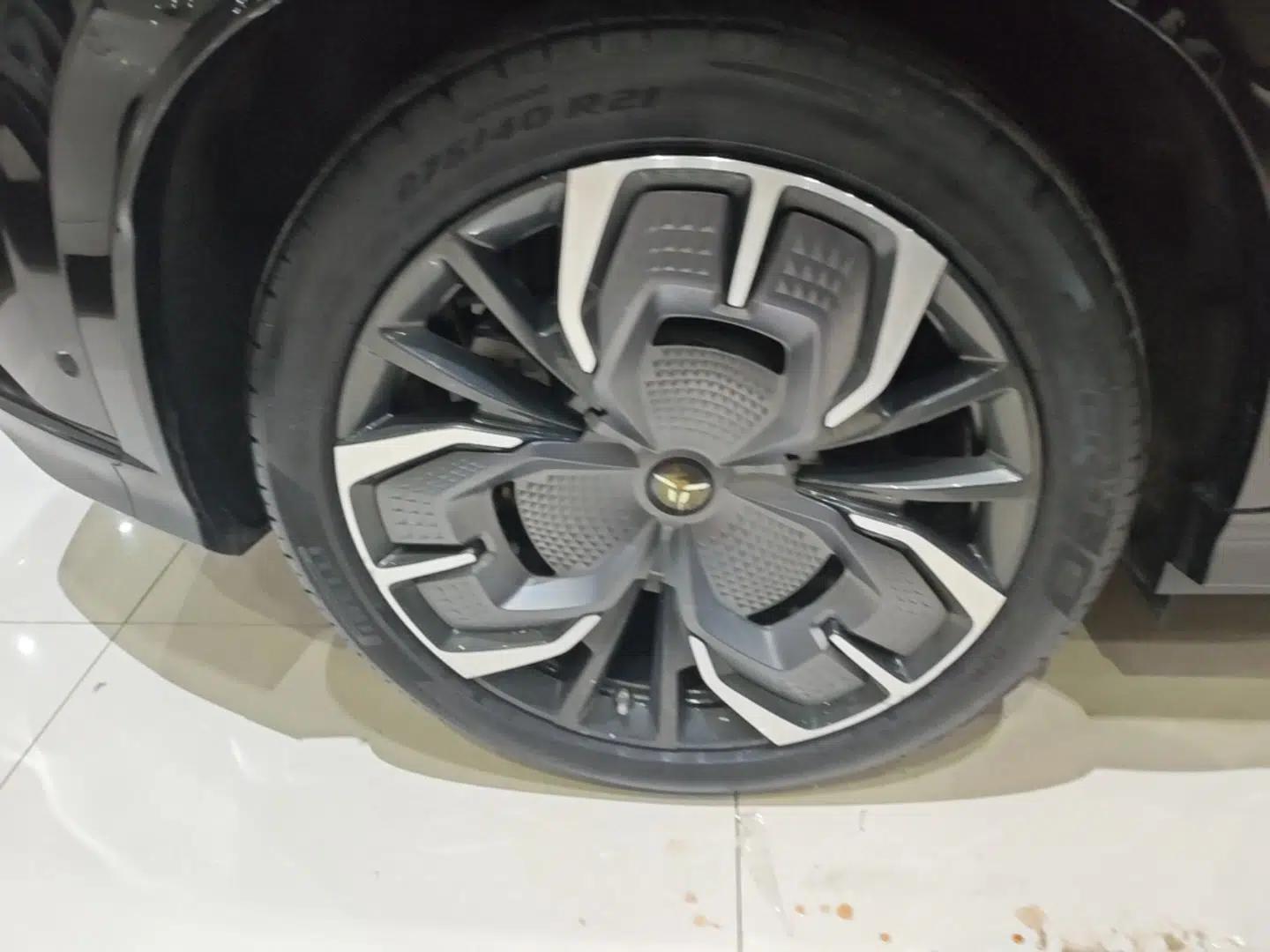 Hongqi Tiangong 08 2025 680 Ultra Four-Wheel-Drive Version — миниатюра 10