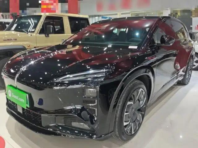 Hongqi Tiangong 08 2025 680 Ultra Four-Wheel-Drive Version
