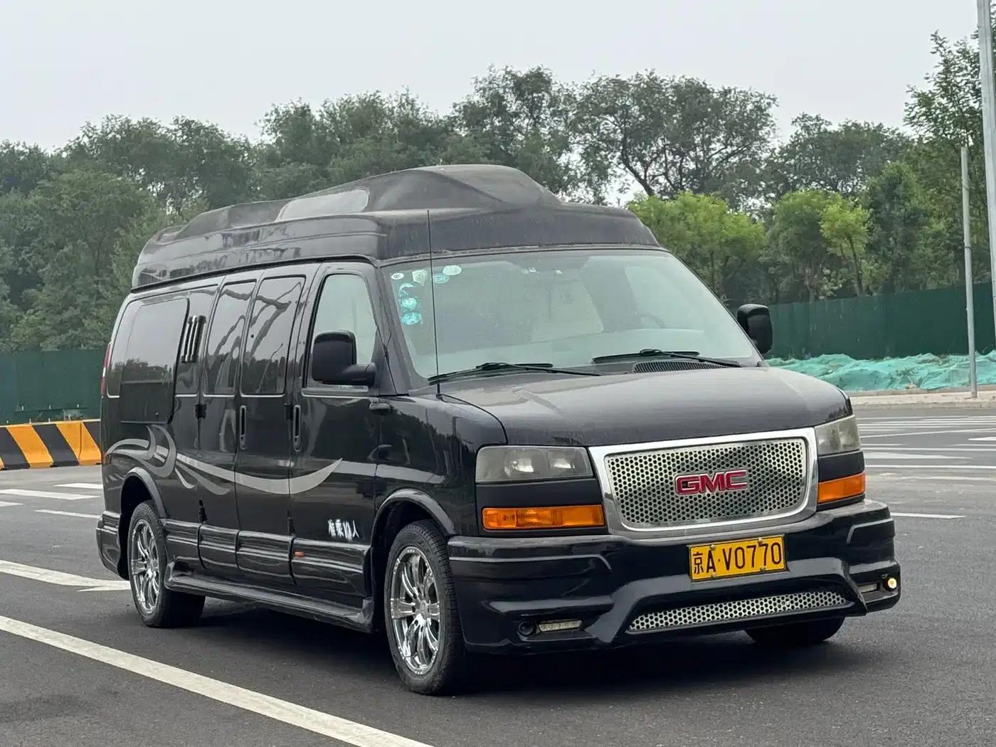 2011 SAVANA 6.0L Business Star 10-seater — миниатюра 3