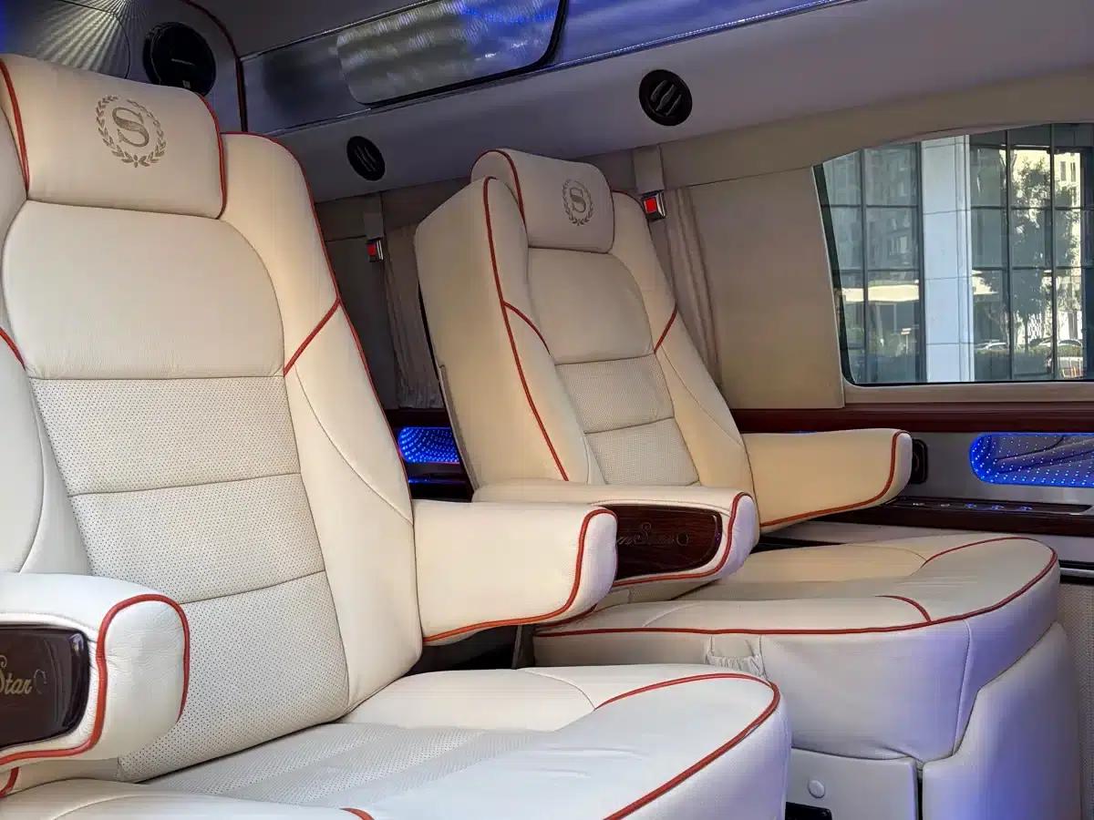 2013 SAVANA 5.3L AWD Leader Edition — миниатюра 11