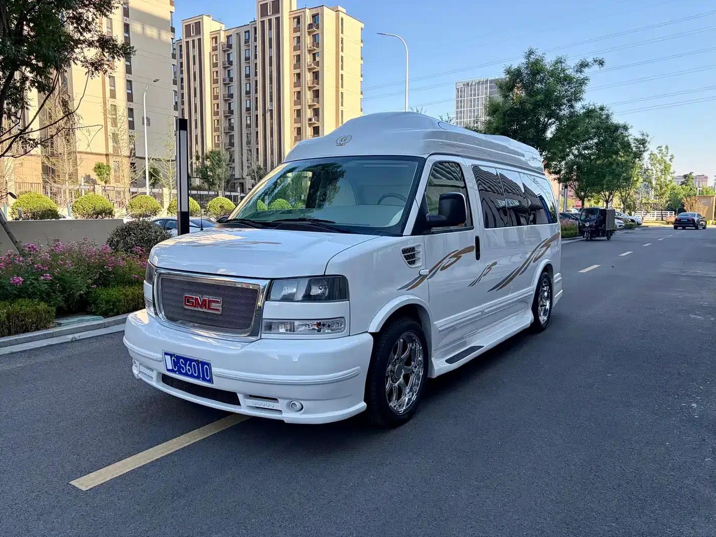 2013 SAVANA 5.3L AWD Leader Edition — миниатюра 3