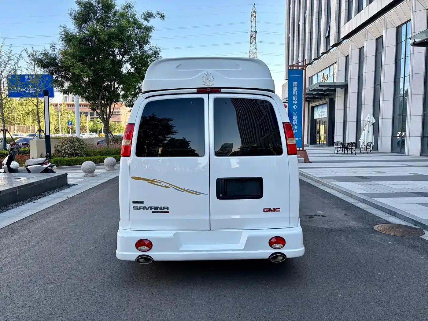 2013 SAVANA 5.3L AWD Leader Edition — миниатюра 5