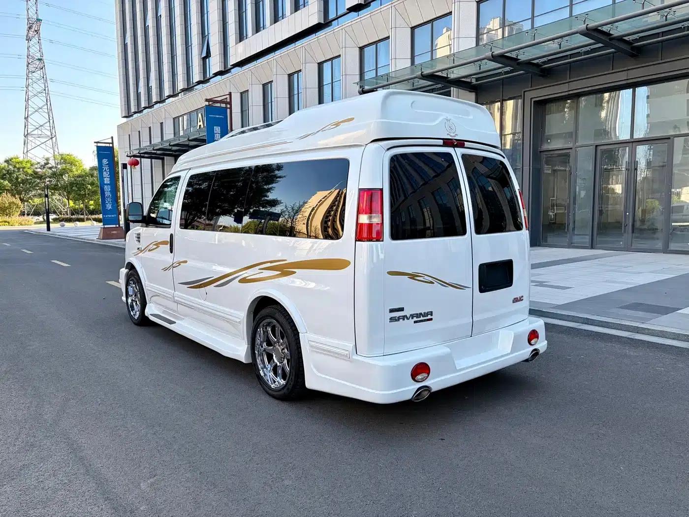 2013 SAVANA 5.3L AWD Leader Edition — миниатюра 6