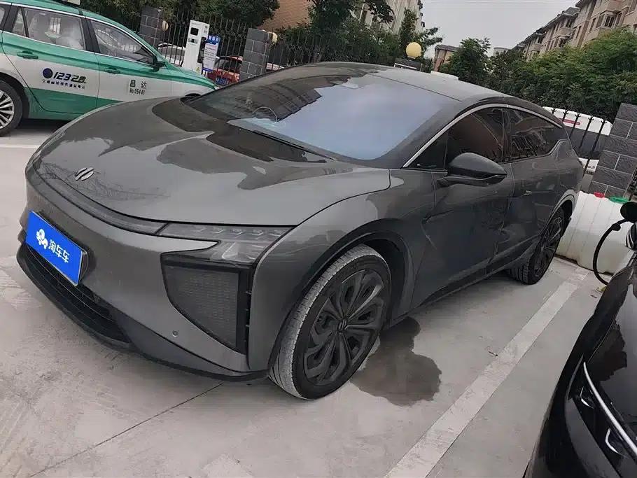 HiPhi X 2021 Luxury 6-seater — миниатюра 1