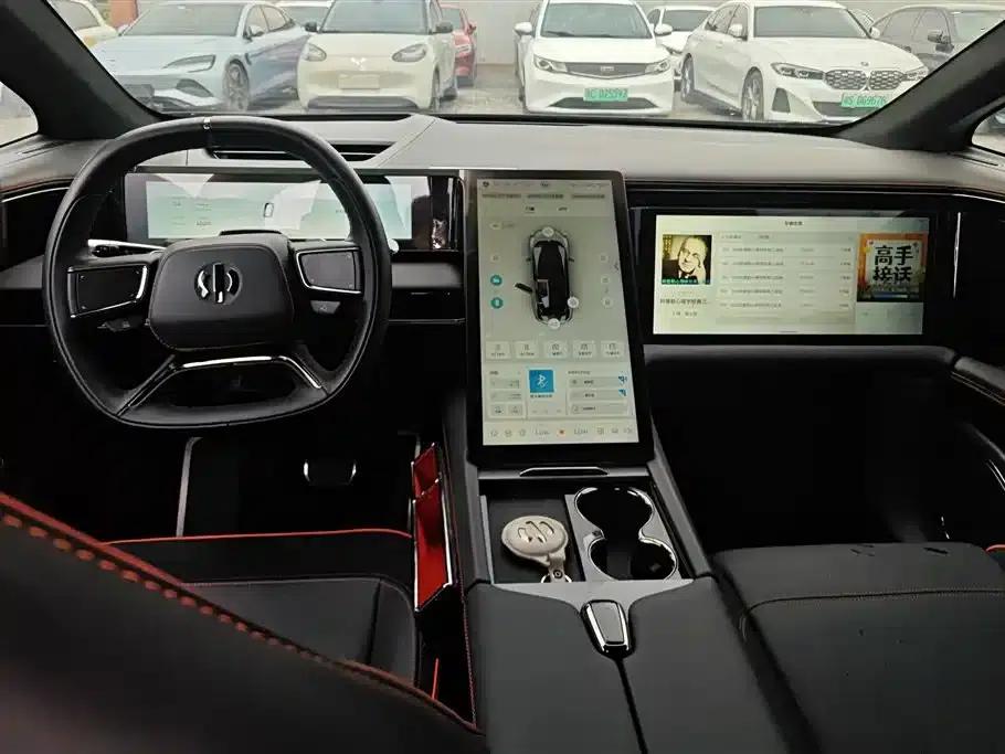 HiPhi X 2021 Performance Edition 6-seater — миниатюра 12