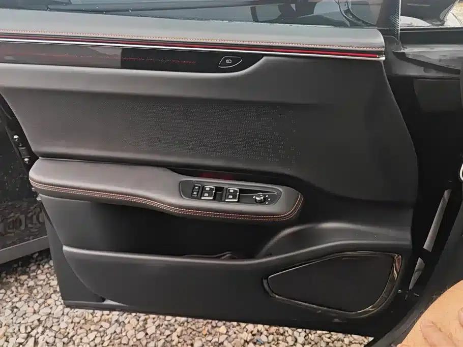 HiPhi X 2021 Performance Edition 6-seater — миниатюра 7