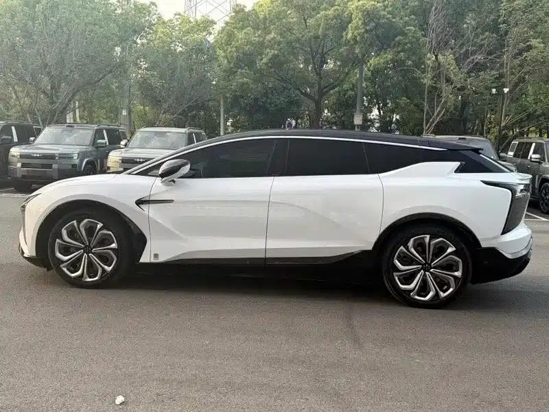 HiPhi X 2021 Founder Edition 6-seater — миниатюра 4